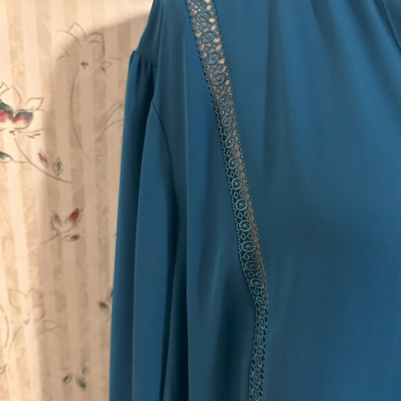 The Limited Mykonos Blue 2X Bell Sleeve NWT Blouse - Picture 2 of 4